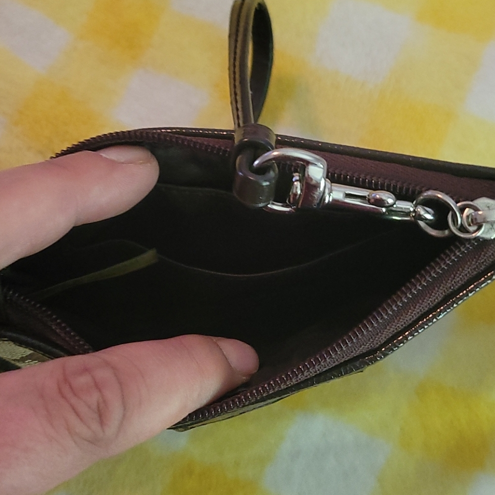 Coach small wristlet - Picture 2 of 4